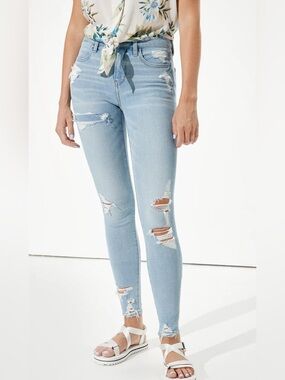 American Eagle Outfitters Light Blue Distressed Skinny Jeans - Women's